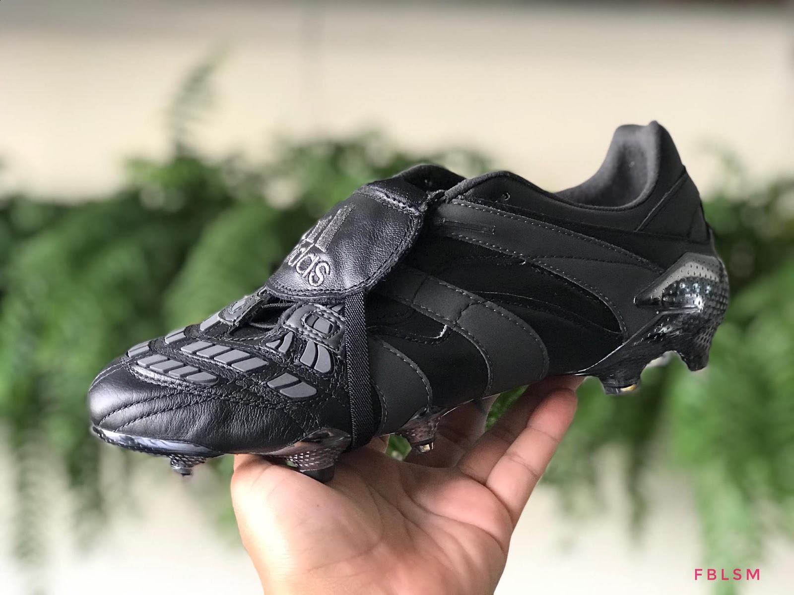 Adidas predator accelerator remake black hotsell